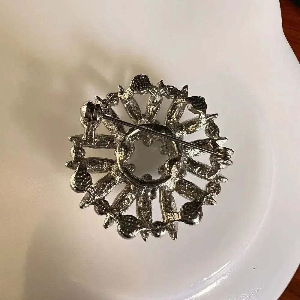 Vintage Brooch AB Aurora Borealis Clear Rhinestone Floral Flowear Wreath 1326